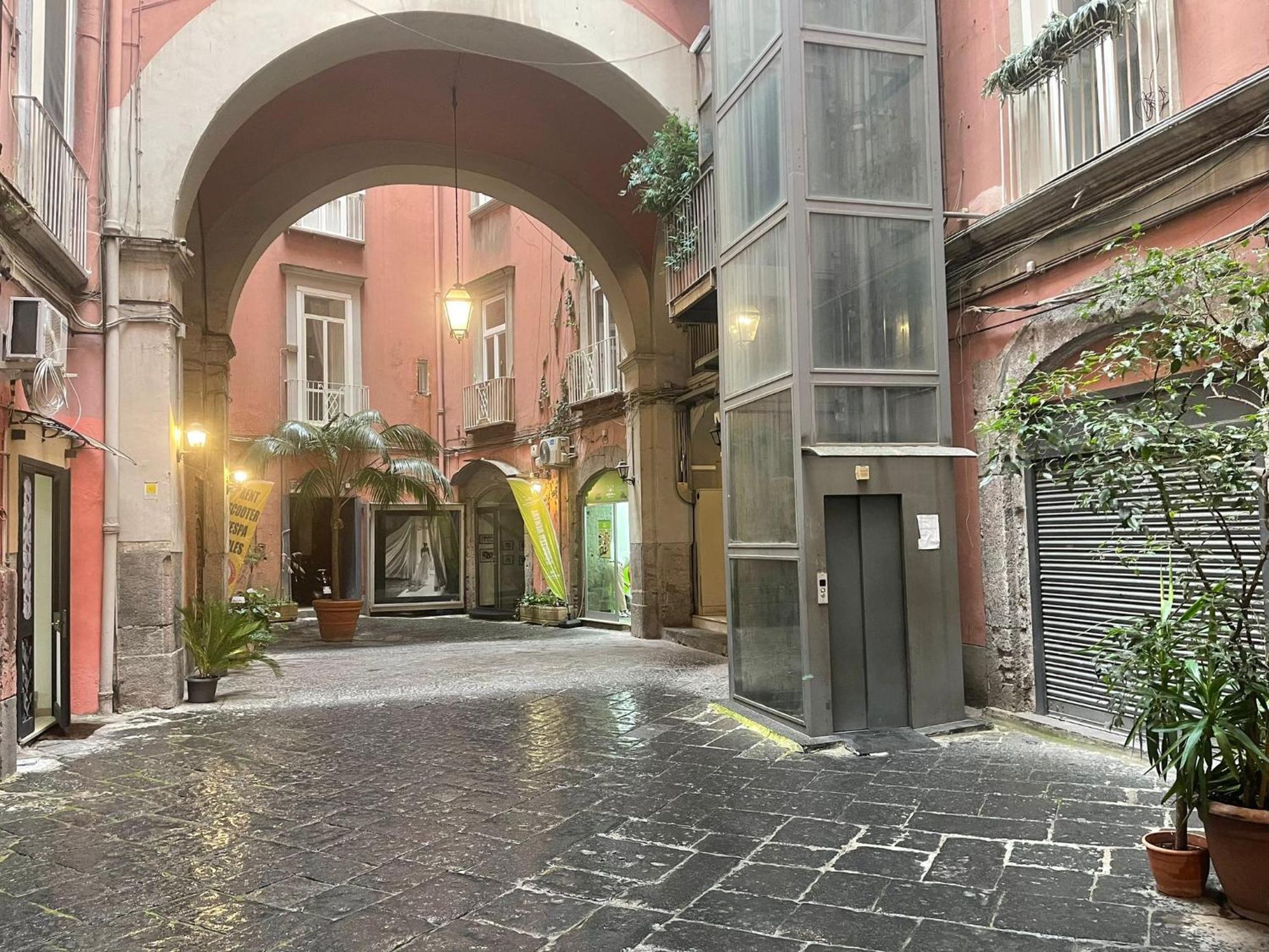 Urban Chic Suite Toledo Napels Buitenkant foto